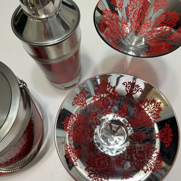 NWT BEAUTIFUL 4 PIECE BARWAR SET icebucket/shaker/2brocade martini glasses - Picture 2 of 12
